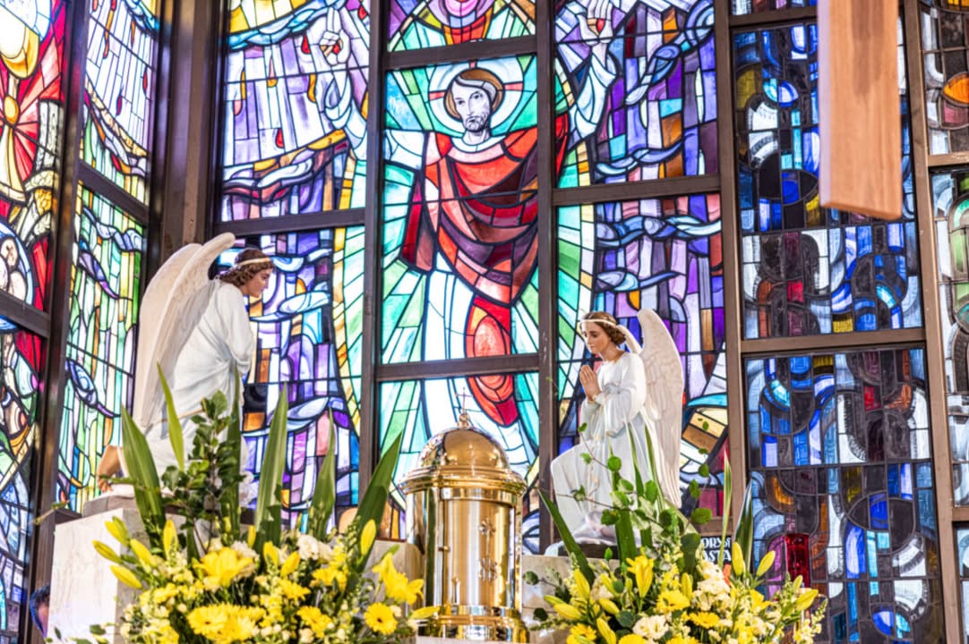 992090519583704_1437237408402344-1